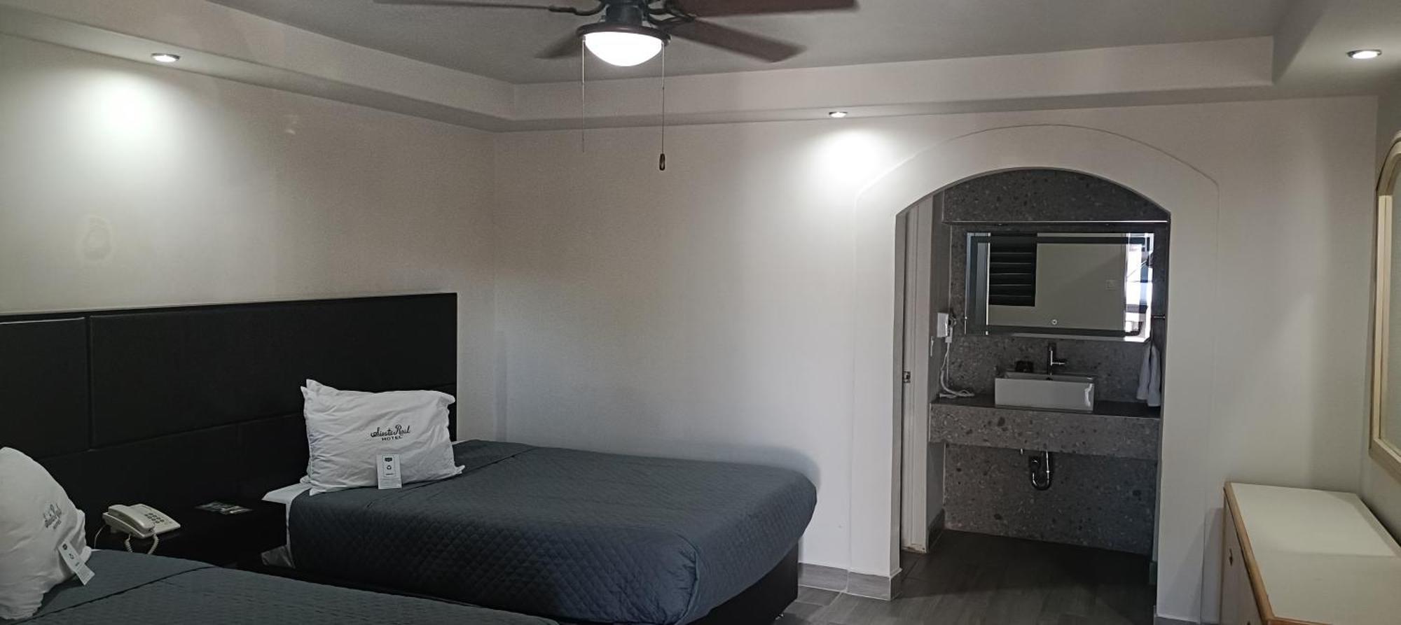 Hotel Siesta Real مكسيكالي المظهر الخارجي الصورة