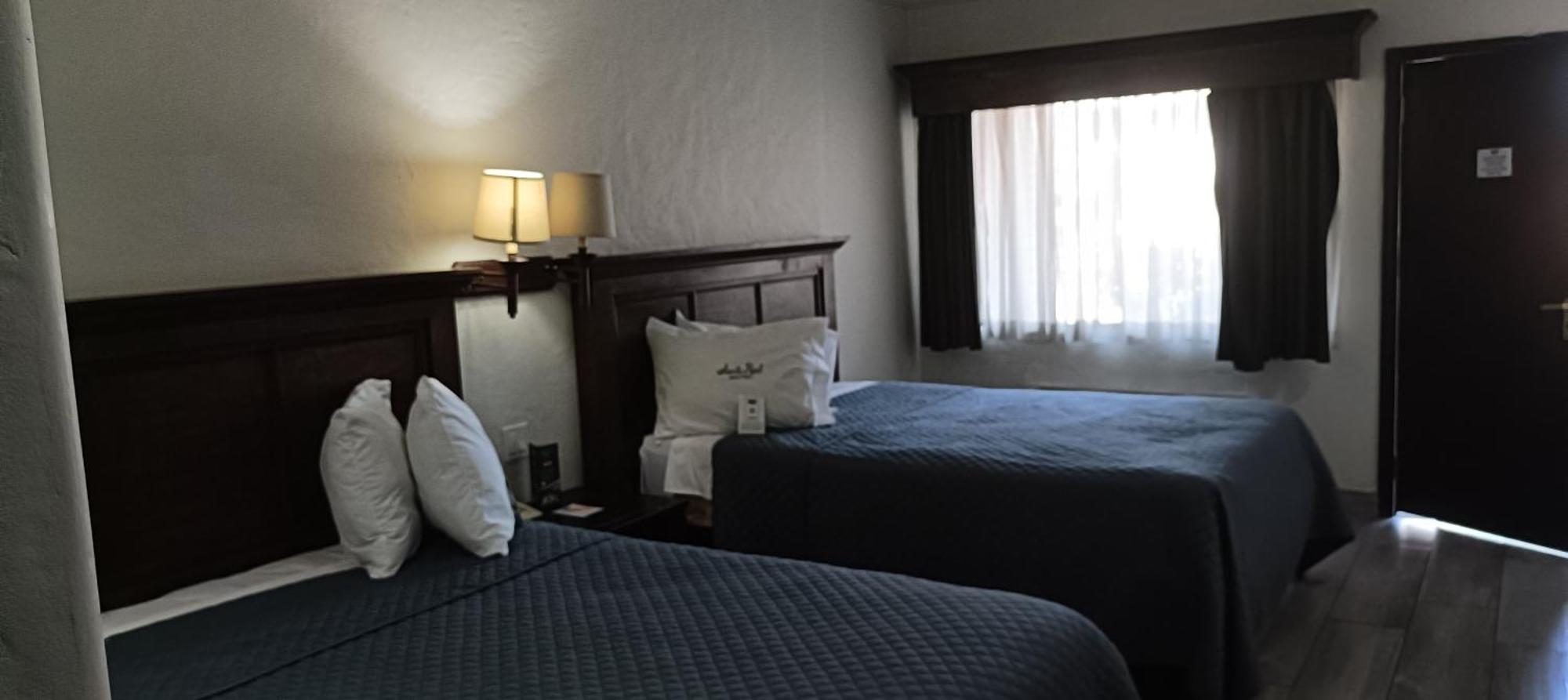 Hotel Siesta Real مكسيكالي المظهر الخارجي الصورة