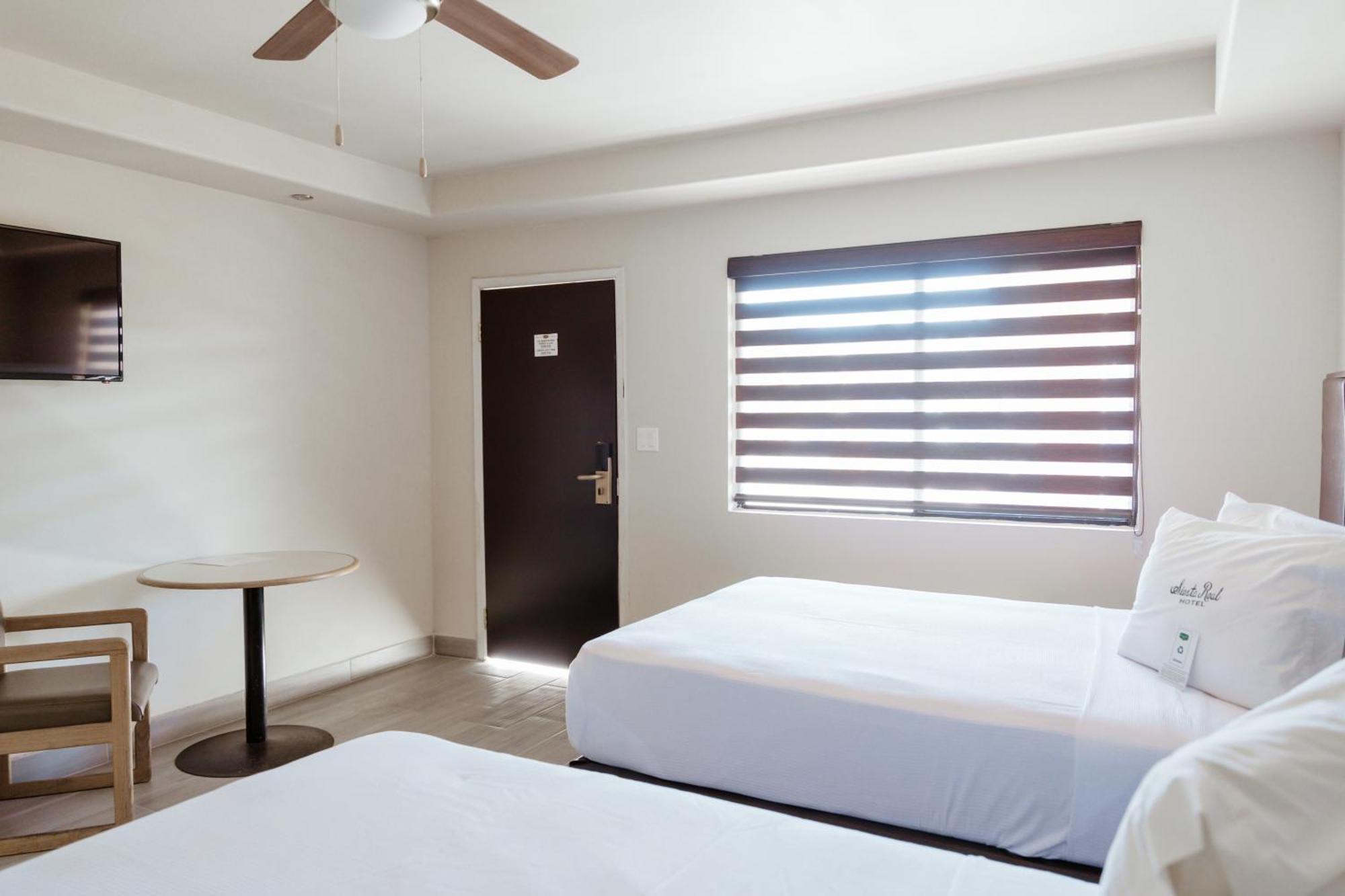 Hotel Siesta Real مكسيكالي المظهر الخارجي الصورة