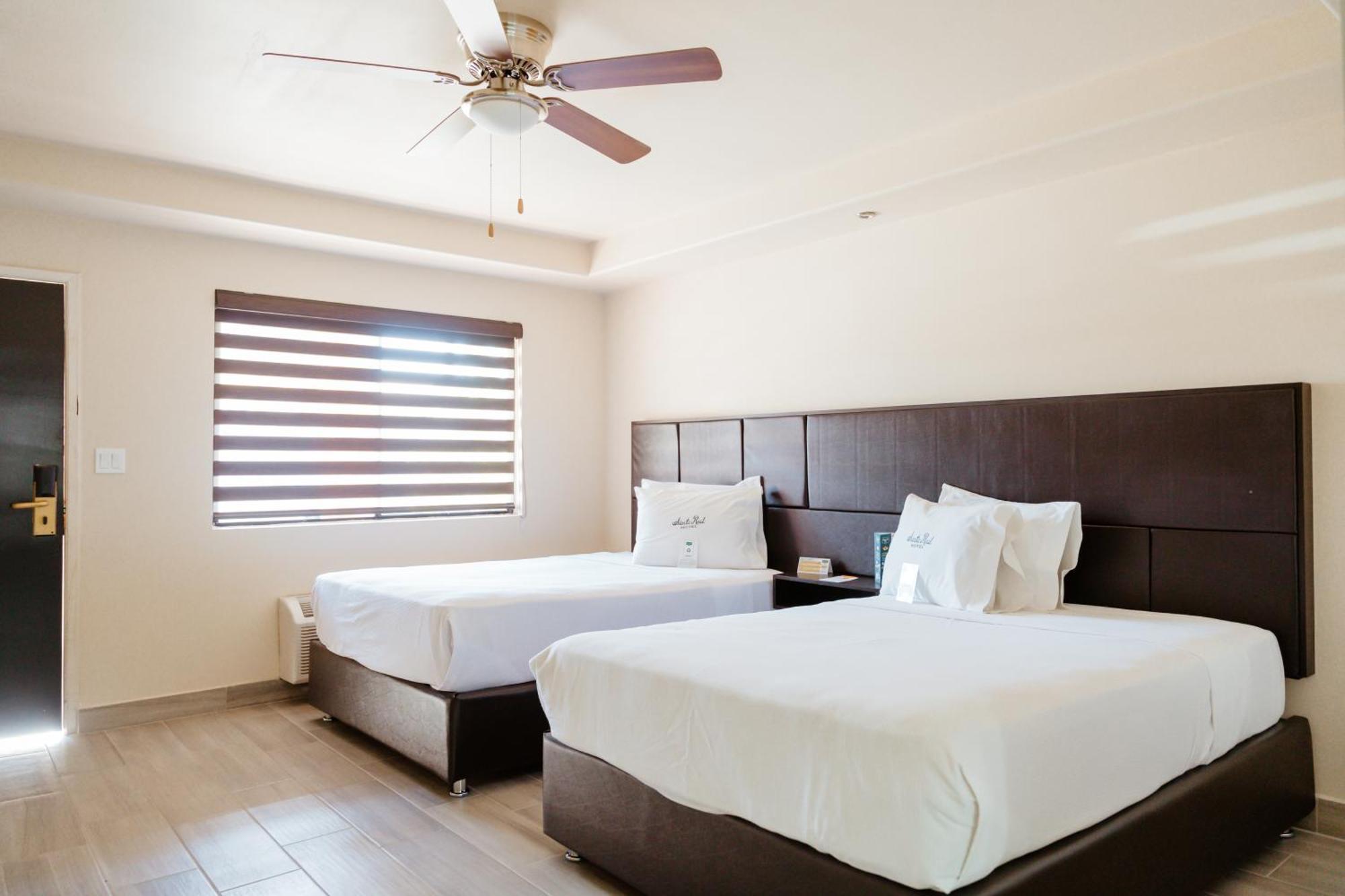 Hotel Siesta Real مكسيكالي المظهر الخارجي الصورة