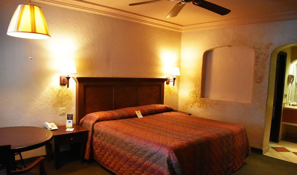 Hotel Siesta Real مكسيكالي المظهر الخارجي الصورة